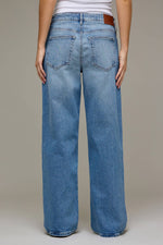 Load image into Gallery viewer, Corbin Relaxed Dad: Hidden Jeans

