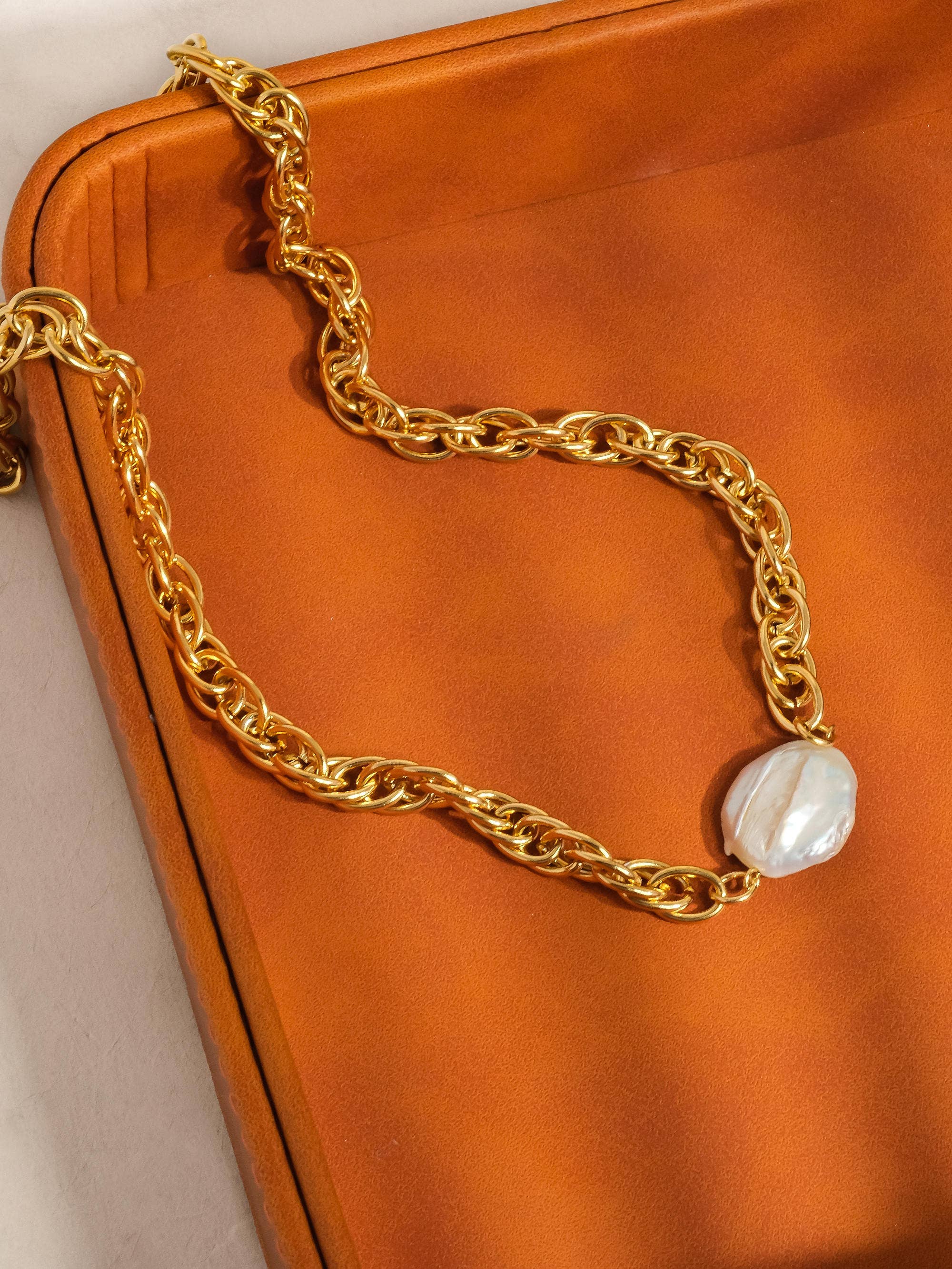 Loan Necklace