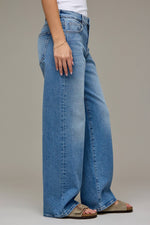 Load image into Gallery viewer, Corbin Relaxed Dad: Hidden Jeans
