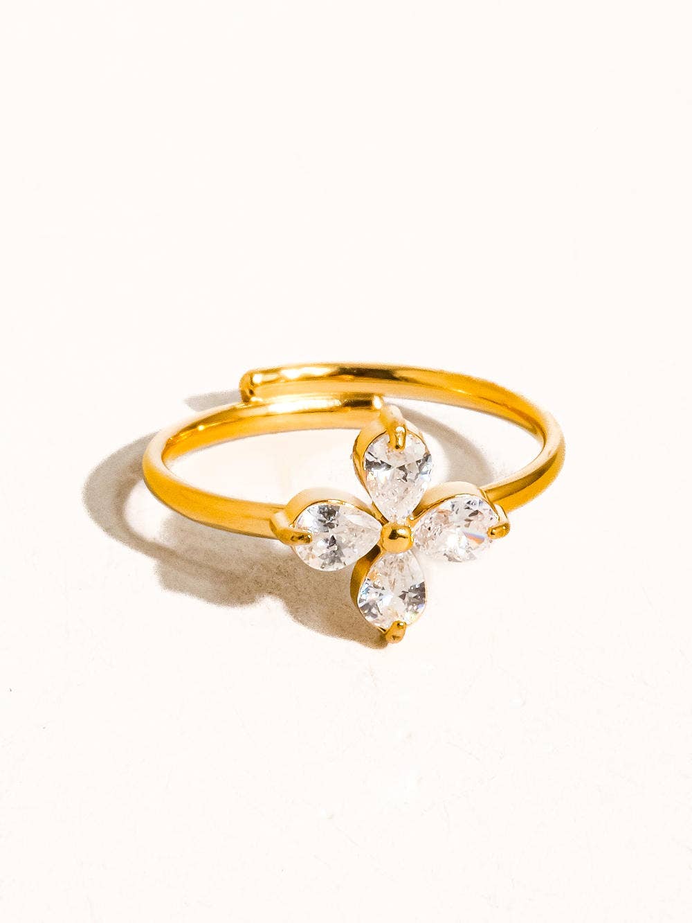 Clover Ring