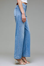 Load image into Gallery viewer, Logan Mid Rise Dad Jeans: Hidden Jeans
