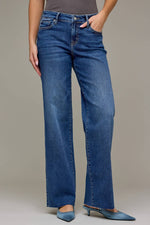 Load image into Gallery viewer, Ella Classic Straight: Hidden Jeans
