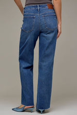 Load image into Gallery viewer, Ella Classic Straight: Hidden Jeans
