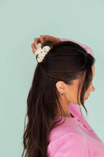 Load image into Gallery viewer, Fresh Cut Flower Hair Claw
