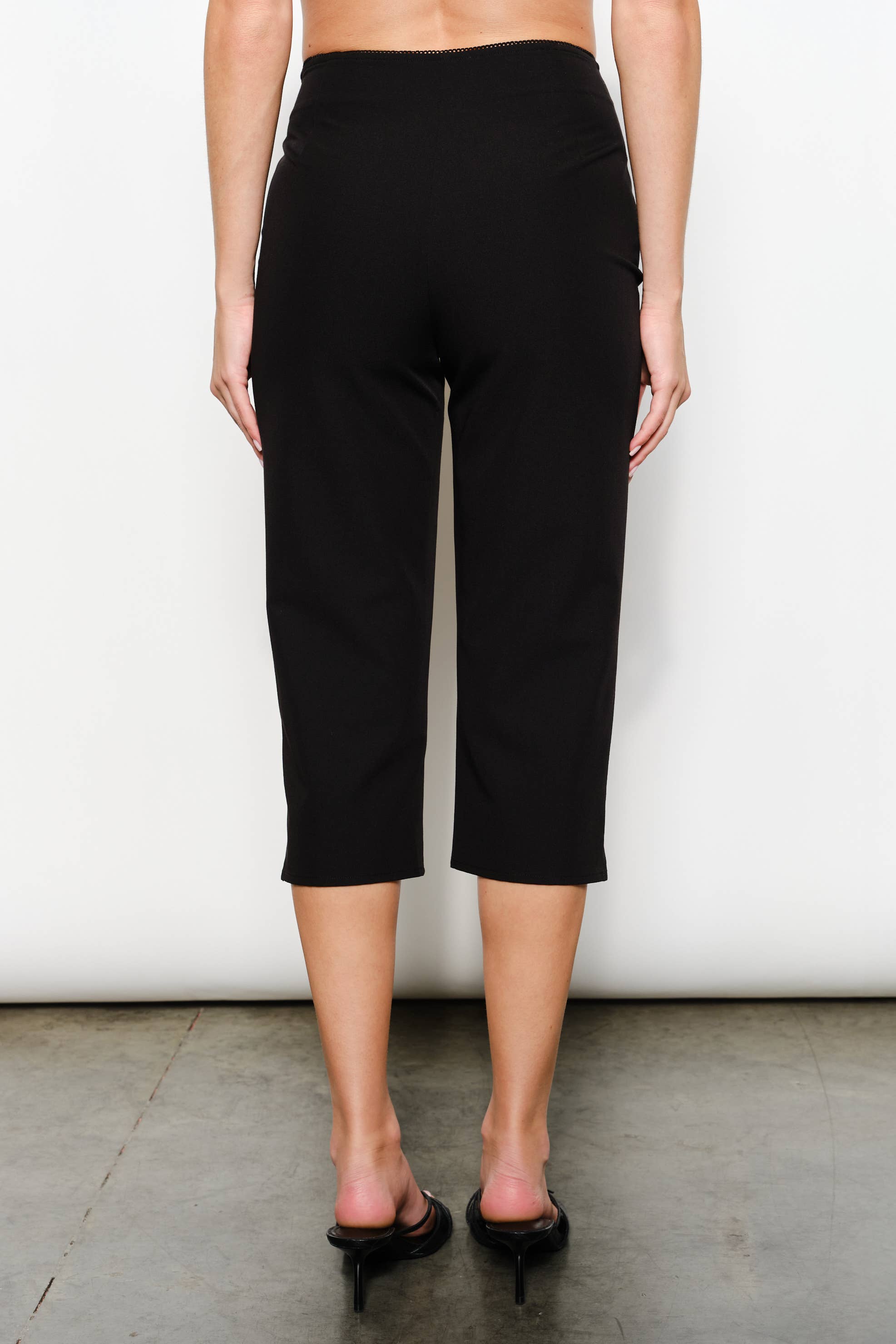 Talia Capri Pant