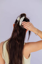 Load image into Gallery viewer, Dainty Floral Hair Claw
