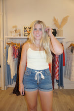 Load image into Gallery viewer, Elle Dad Shorts - Hidden Jeans
