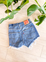 Load image into Gallery viewer, Distressed Vintage Levi&#39;s Shorts - Medium Washed
