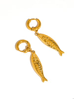 Load image into Gallery viewer, Nibe Fish Hoop Earring

