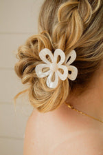 Load image into Gallery viewer, Cutout Flower Claw Clip
