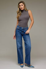Load image into Gallery viewer, Ella Classic Straight: Hidden Jeans
