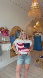 Load and play video in Gallery viewer, Finn A - Line Short - Hidden Jeans
